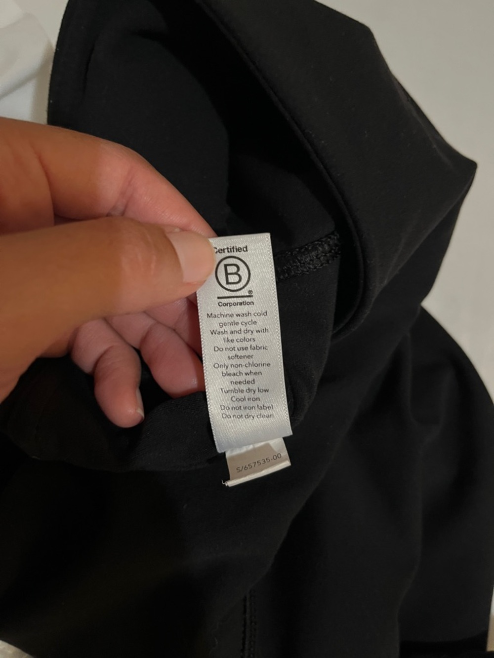 Athleta Black Elation Capri Leggings EUC - Picture 5 of 5